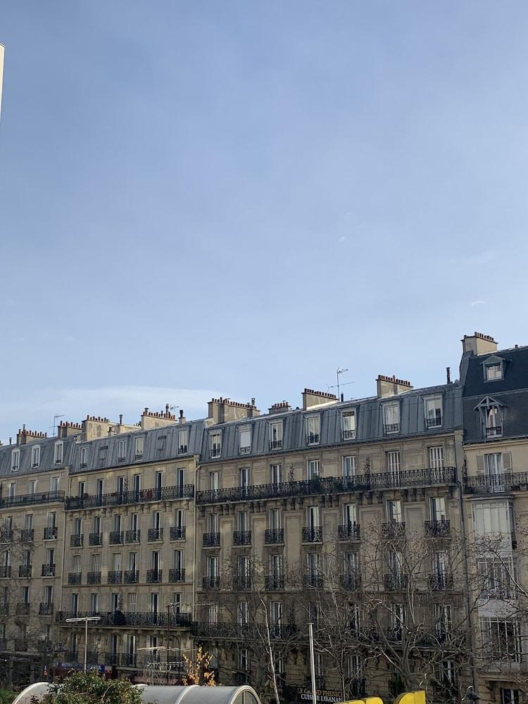Ibis Styles Paris Montmartre Batignolles Hotel Exterior photo